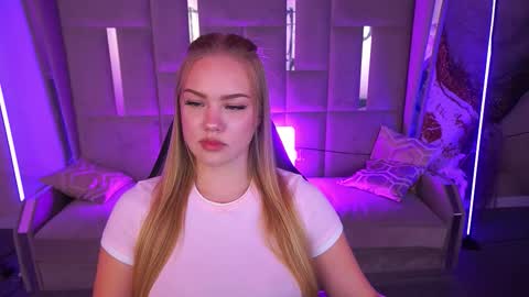 Snapshot of celestenoirr chatting on 09.15.25 celestenoirr online show from 09.15.25