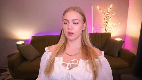 Snapshot of celestenoirr chatting on 09.30.25 celestenoirr online show from 09.30.25