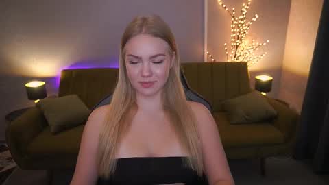 Snapshot of celestenoirr chatting on 10.02.25 celestenoirr online show from 10.02.25