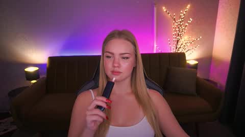 Snapshot of celestenoirr chatting on 10.10.25 celestenoirr online show from 10.10.25