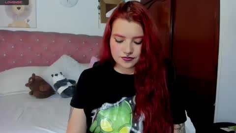 Snapshot of celesteredds chatting on 03.07.25 Celeste online show from 03.07.25