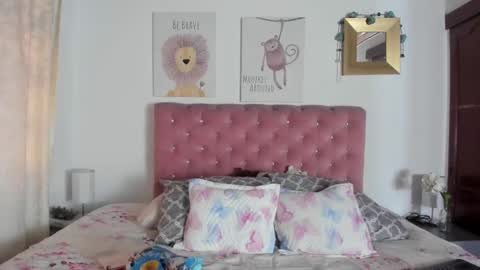 Snapshot of celesteredds chatting on 09.19.25 Celeste online show from 09.19.25