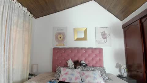 Snapshot of celesteredds chatting on 09.30.25 Celeste online show from 09.30.25