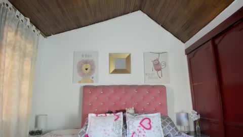 Snapshot of celesteredds chatting on 10.22.25 Celeste online show from 10.22.25