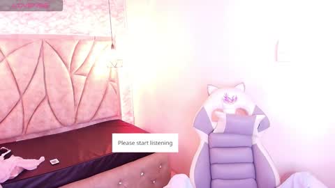 Snapshot of celestesky__ chatting on 10.06.25 online show from 10.06.25