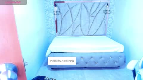 Snapshot of celestesky__ chatting on 10.09.25 online show from 10.09.25