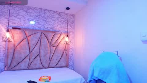 Snapshot of celestesky__ chatting on 10.14.25 online show from 10.14.25