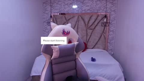 Snapshot of celestesky__ chatting on 10.18.25 online show from 10.18.25