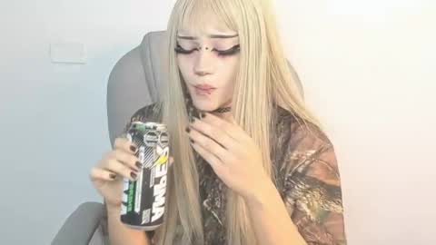 Snapshot of celestica_rose chatting on 02.05.25 Celestica online show from 02.05.25