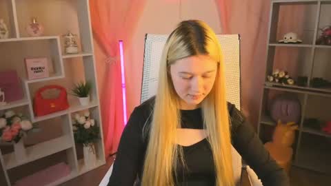 your cute kitty online show from 04.19.26