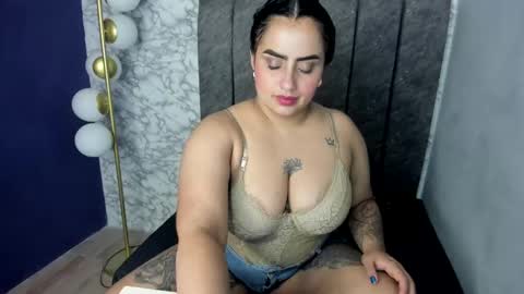 Snapshot of celestte_sweet chatting on 12.30.24       online show from 12.30.24
