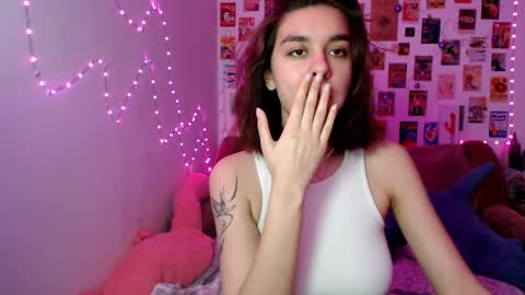 Snapshot of celine_dionn chatting on 12.21.24  Celine  online show from 12.21.24