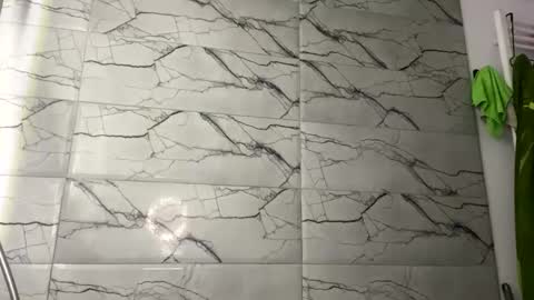 Celine Roxelle online show from 12.04.25