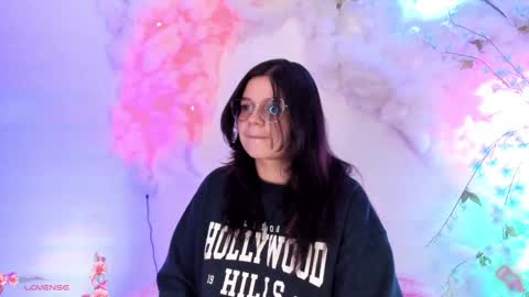 Hello guys my name is Sofi and Lizzie and  Vanessa online show from 02.01.25