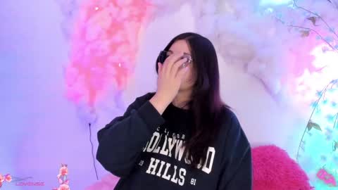 Hello guys my name is Sofi and Lizzie and  Vanessa online show from 02.01.25