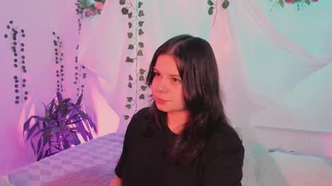 Hello guys my name is Sofi and Lizzie and  Vanessa online show from 01.15.26