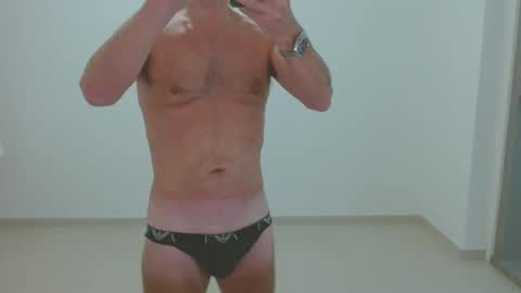 Snapshot of ch400 chatting on 01.06.25 ch400 online show from 01.06.25