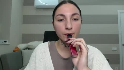 Snapshot of chabibiann chatting on 12.12.24 Kate online show from 12.12.24