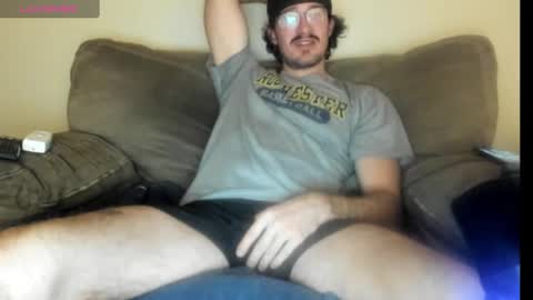 Snapshot of chadpowerz chatting on 09.25.25 Lydong online show from 09.25.25