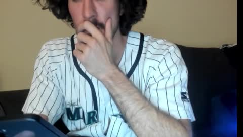 Snapshot of chadpowerz chatting on 10.18.25 Lydong online show from 10.18.25