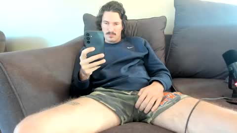 Snapshot of chadpowerz chatting on 10.29.25 Lydong online show from 10.29.25