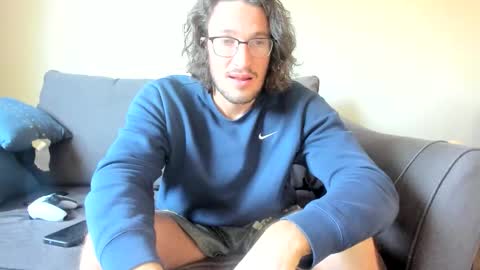 Snapshot of chadpowerz chatting on 02.19.26 Lydong online show from 02.19.26