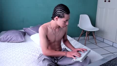 Snapshot of chandler_kenji chatting on 12.05.24 Kenji online show from 12.05.24