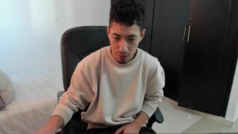 Snapshot of chandler_kenji chatting on 09.12.25 Kenji online show from 09.12.25