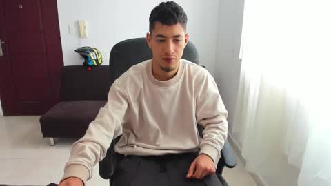 Snapshot of chandler_kenji chatting on 10.04.25 Kenji online show from 10.04.25