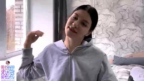 Snapshot of chanel_no_5 chatting on 10.04.25 Amelia online show from 10.04.25