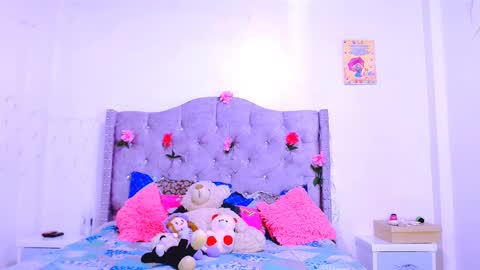 Chanelle 07 online show from 02.18.25