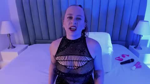 Snapshot of channelfox__ chatting on 09.20.25 Channelfox online show from 09.20.25