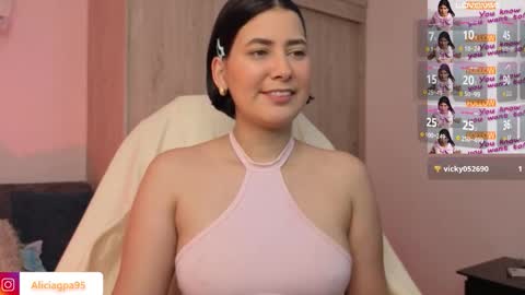 Snapshot of chanonv chatting on 10.08.25 Alice online show from 10.08.25