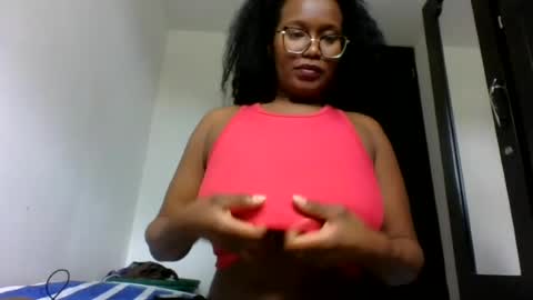 Snapshot of chantal99 chatting on 07.02.26 chantal99 online show from 07.02.26