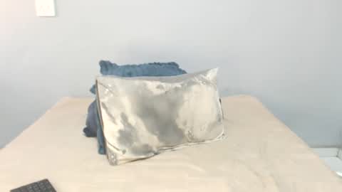 Snapshot of chantel87_ chatting on 10.14.25 chantel87_ online show from 10.14.25