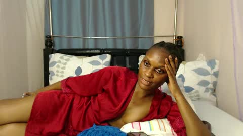 Snapshot of chantelsamz2 chatting on 03.10.25 Chantel online show from 03.10.25