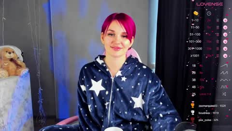 Suzanna Snow online show from 01.05.25