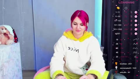 Suzanna Snow online show from 01.11.25