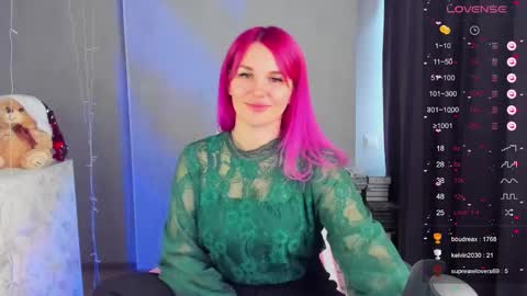 Suzanna Snow online show from 01.12.25