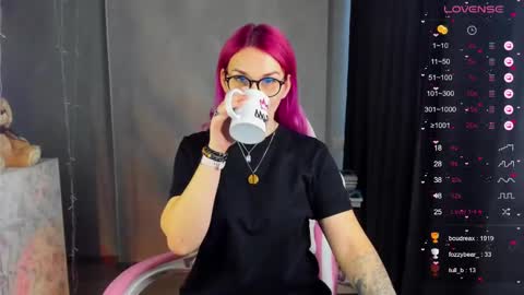 Suzanna Snow online show from 01.19.25