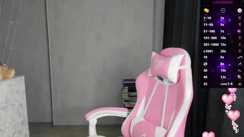 Suzanna Snow online show from 02.18.25