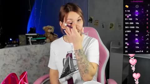 Suzanna Snow online show from 03.11.25