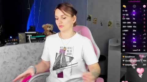 Suzanna Snow online show from 03.11.25