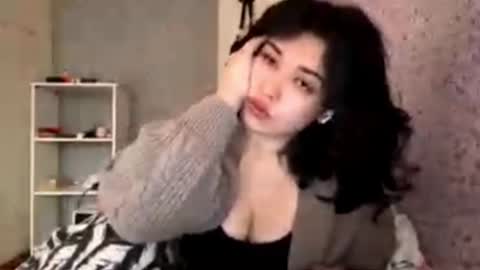 Lola online show from 12.21.25