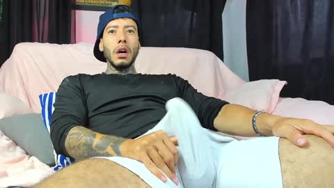 Snapshot of charless_dickenss chatting on 02.05.25 charless_dickenss online show from 02.05.25