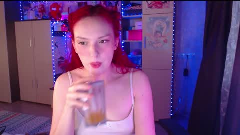 Snapshot of charlie_wtf chatting on 09.14.25 charlie online show from 09.14.25