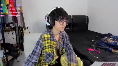 Snapshot of charlietaylorr__ chatting on 07.14.26 Charlie online show from 07.14.26