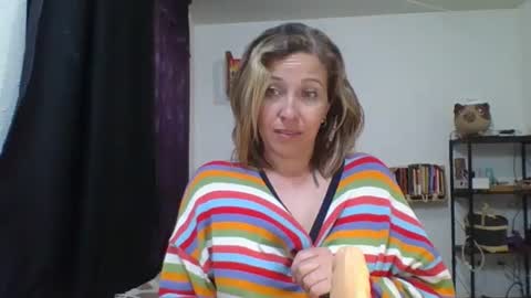 Snapshot of charlot_ponze chatting on 01.18.25 charlott online show from 01.18.25