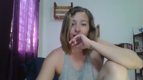 Snapshot of charlot_ponze chatting on 02.14.25 charlott online show from 02.14.25