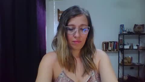 Snapshot of charlot_ponze chatting on 10.26.25 charlott online show from 10.26.25